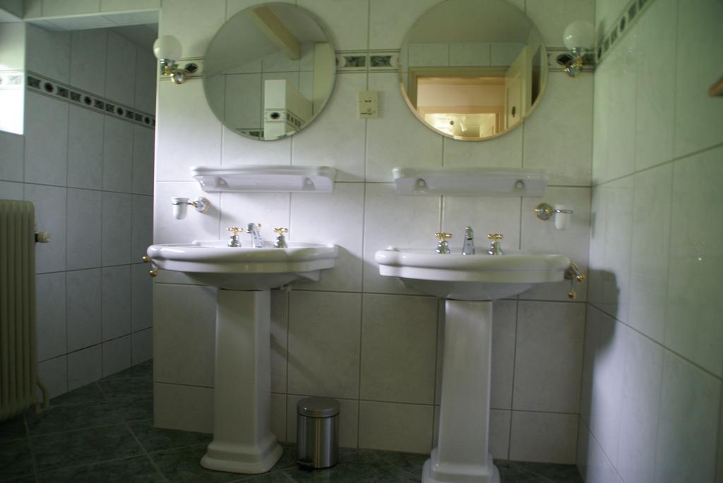 B&B Atelier Maarbeek Хеллендорн Номер фото