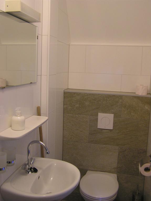 B&B Atelier Maarbeek Хеллендорн Номер фото